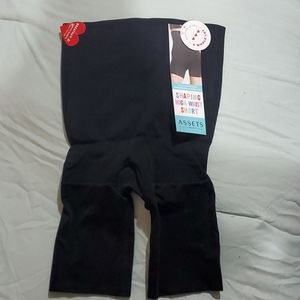 Assets by Spanx Shaping High Waist Short